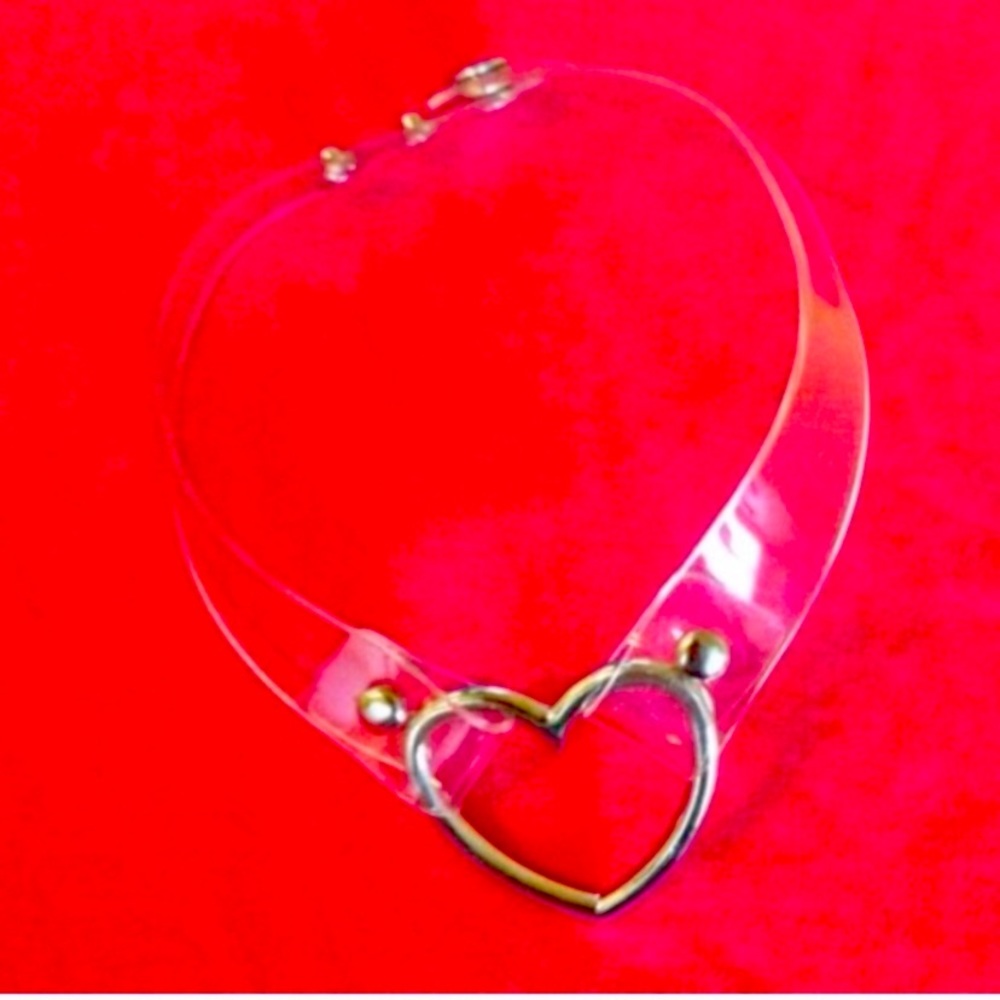 🤍Transparent Heart Choker Necklace - Picture 2 of 2